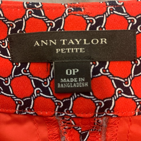 Ann Taylor red, white, and navy blue nautical print shorts, size 0P - Picture 4 of 4